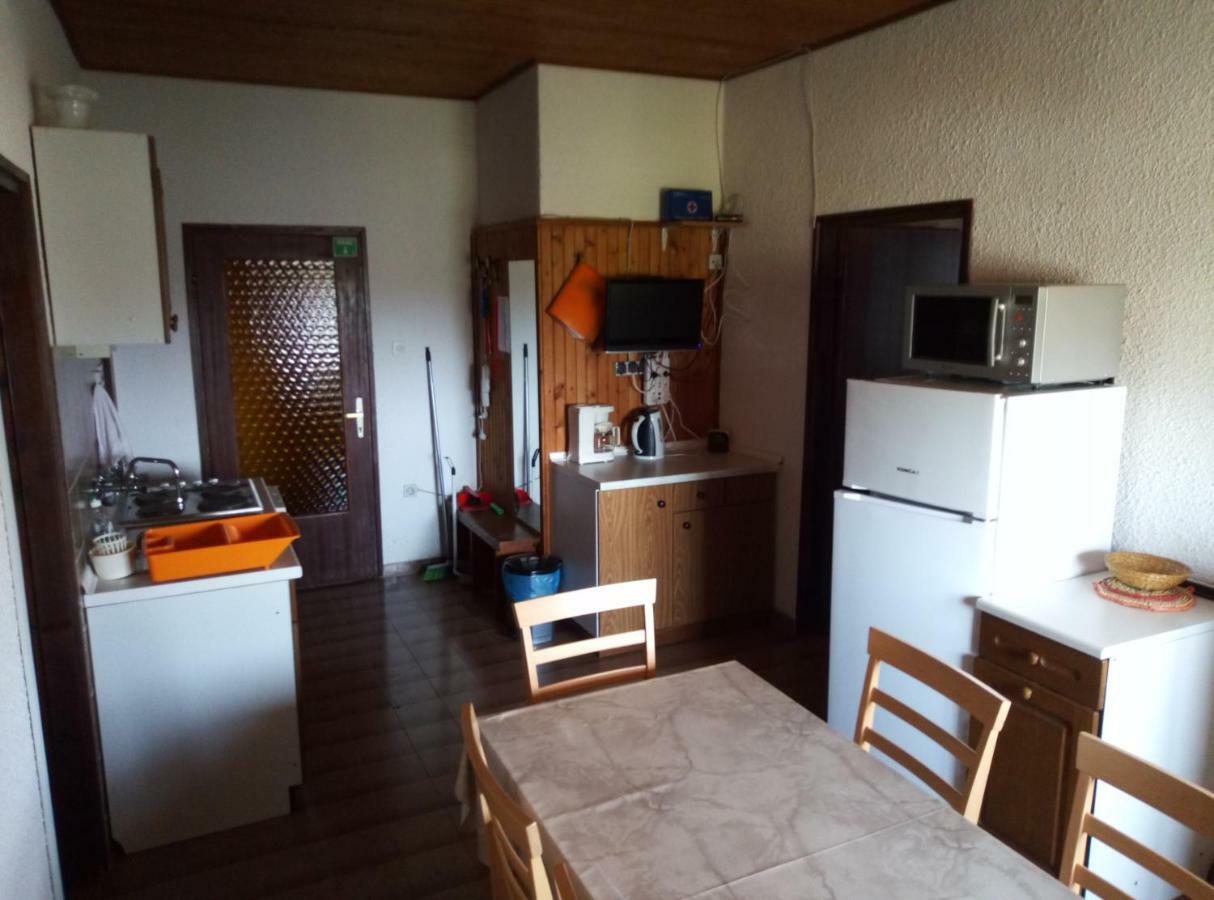Apartmani Branka ซริกเวนิซา ภายนอก รูปภาพ